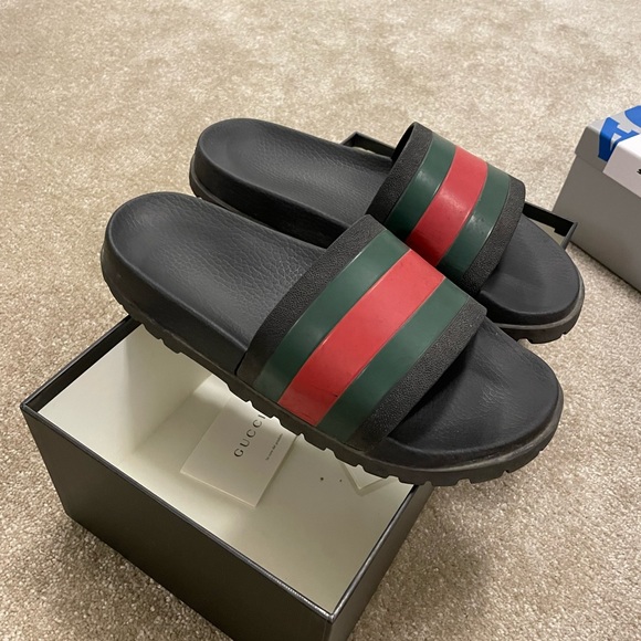 Authentic Gucci slides - Picture 3 of 3